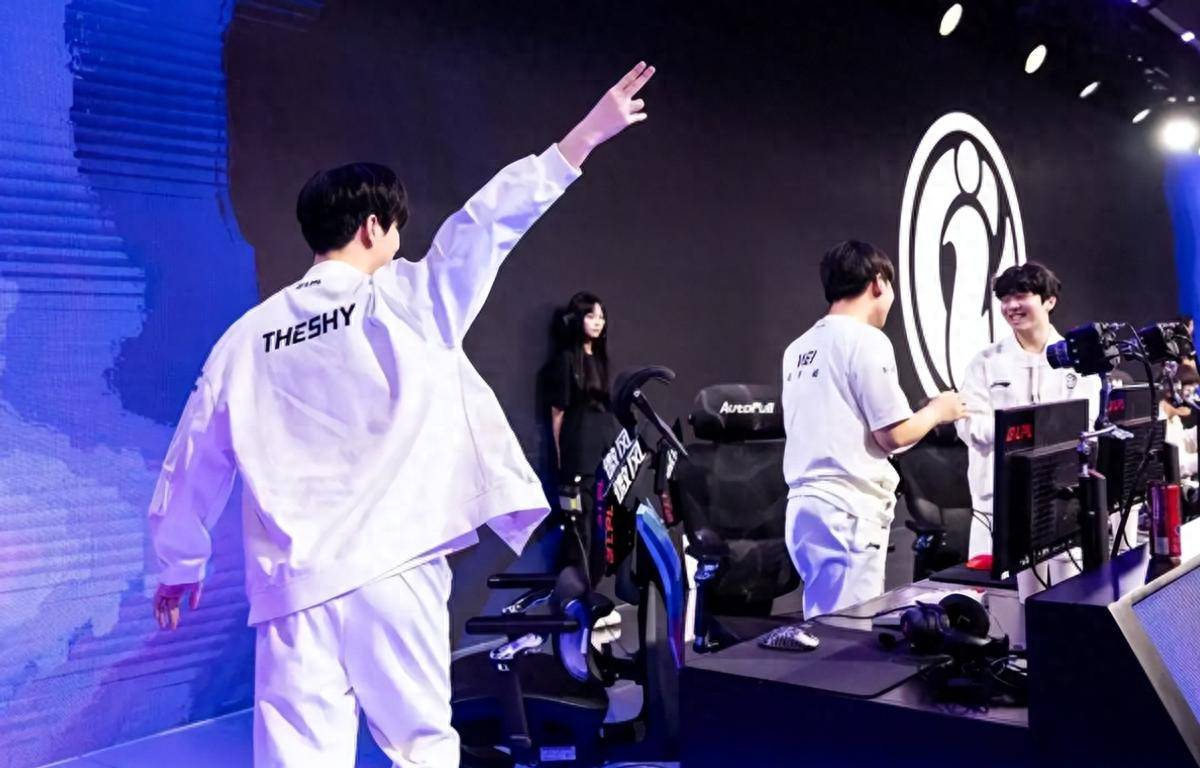 外国媒体透露， G2 Esports 已与 Hans Sama 延长合同至 2026 年