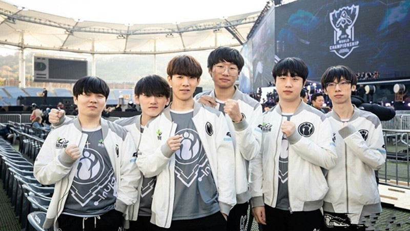 Mouz 和 Falcons 从半决赛开始 IEM 成都 2025 的季后赛