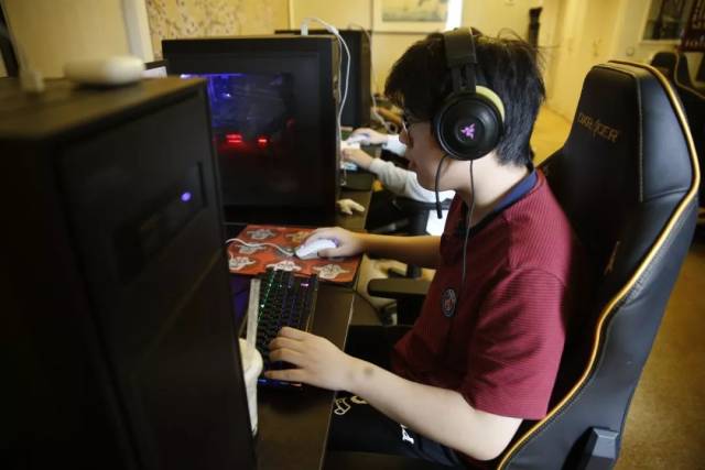 最高的天空！ Breathe Quesanti的墙壁不可逾越， Tian Monkey 在天宫中制造混乱， Weibo Gaming 赢得了第一场比赛